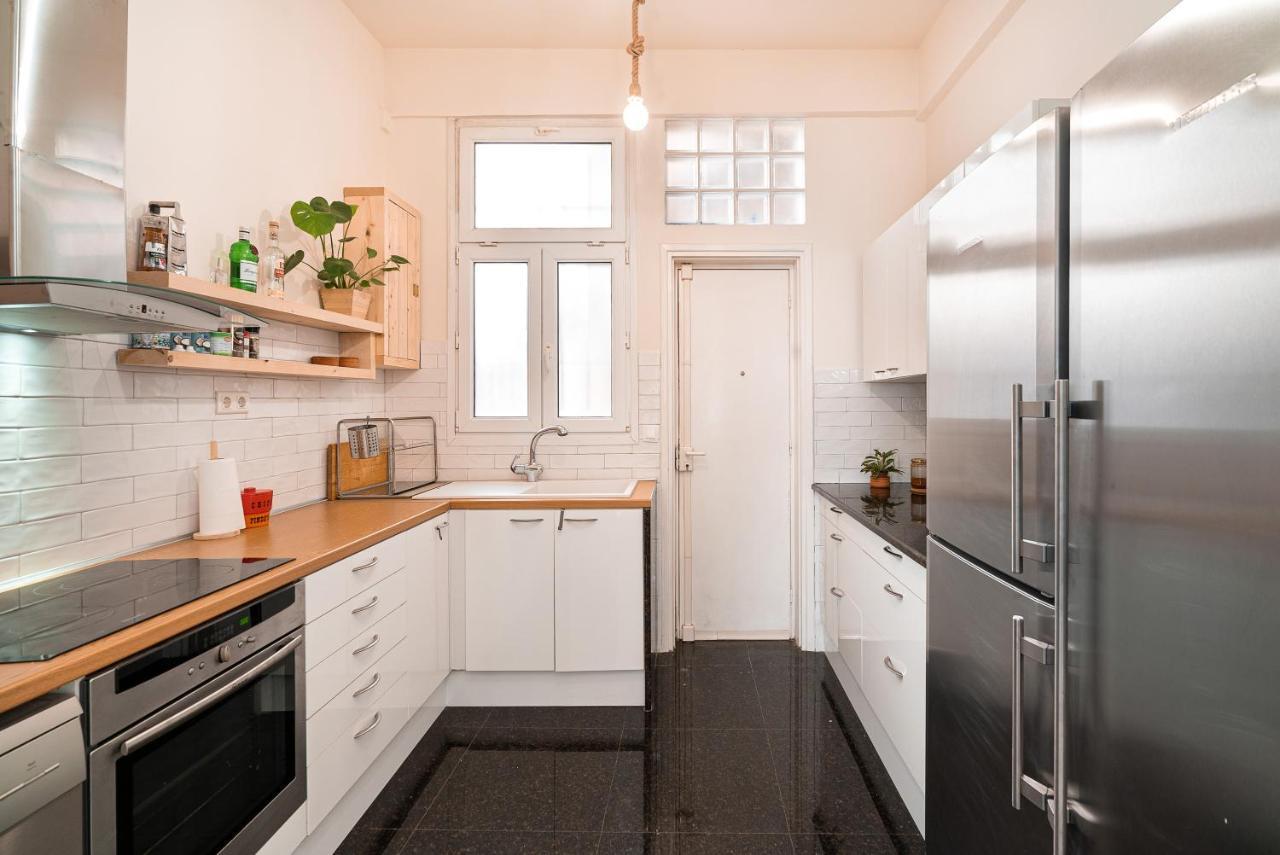 Spacious & Artistic Retro 2Bd Apt With Sauna Афіни Екстер'єр фото